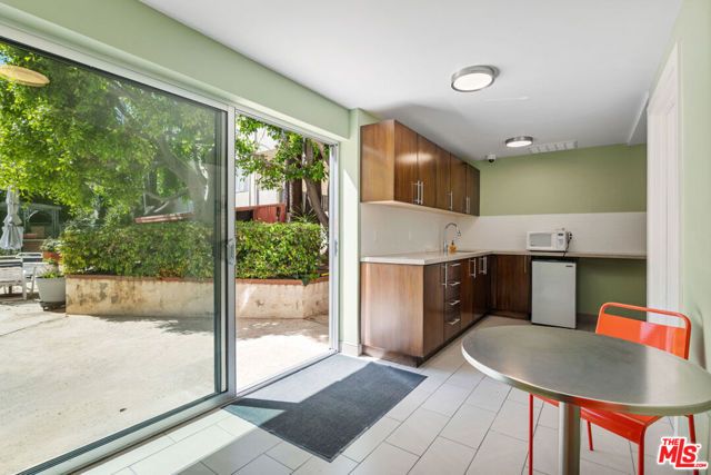 11965 Gorham Avenue 503, Los Angeles, CA 90049