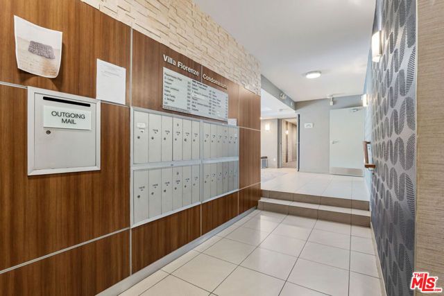 11965 Gorham Avenue 503, Los Angeles, CA 90049