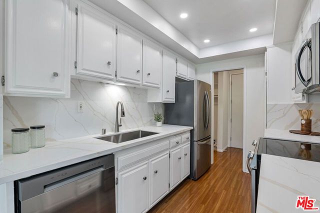 11965 Gorham Avenue 503, Los Angeles, CA 90049