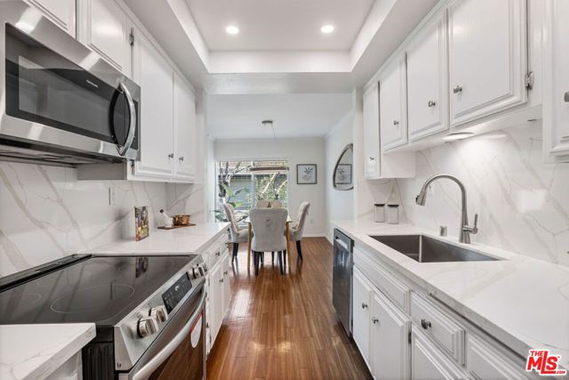 11965 Gorham Avenue 503, Los Angeles, CA 90049