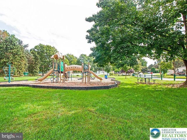 8774 Breinig Run Circle 342, Upper Macungie Twp, PA 18031