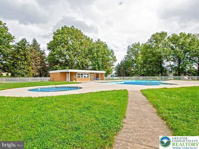 8774 Breinig Run Circle 342, Upper Macungie Twp, PA 18031