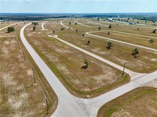 18 Cockatiel WAY, Placida, FL 33946