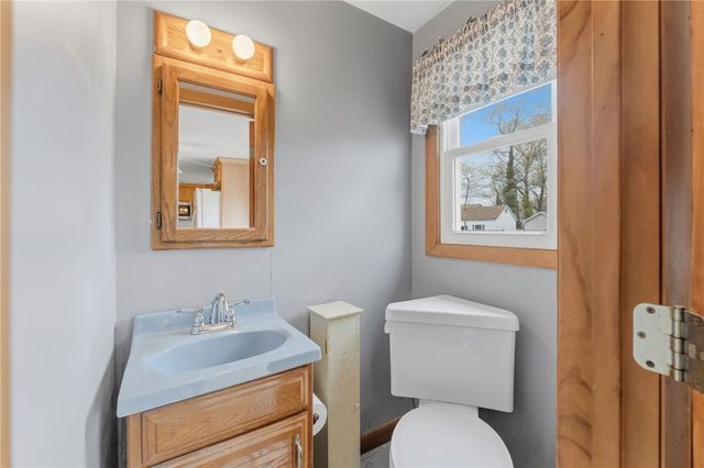 11 Nathan Road, Warwick, RI 02889