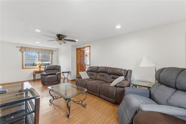 11 Nathan Road, Warwick, RI 02889