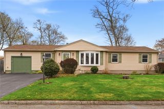 11 Nathan Road, Warwick, RI 02889