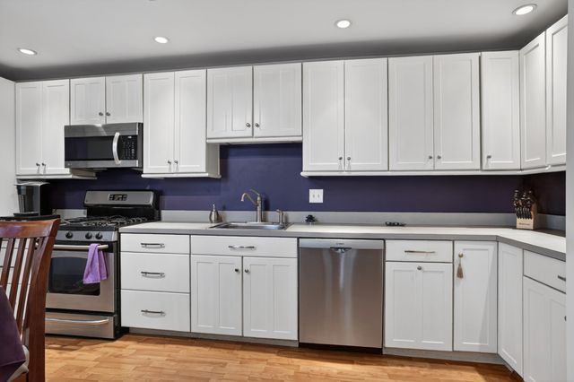 190-192 Main St, Maynard, MA 01754