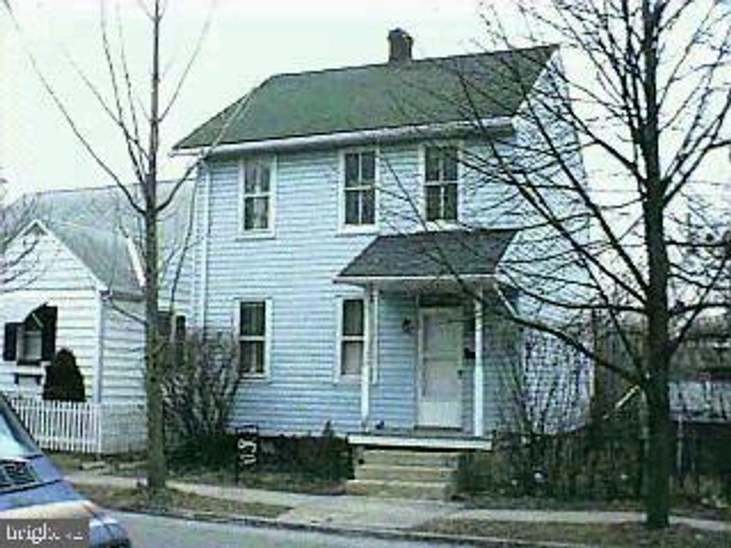 Image 1 of property listing at 324 S SHERMAN ST. ST, York, PA 17403