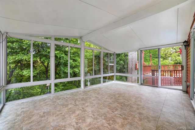 37 Hollowbrook Lane, Cortlandt Manor, NY 10567