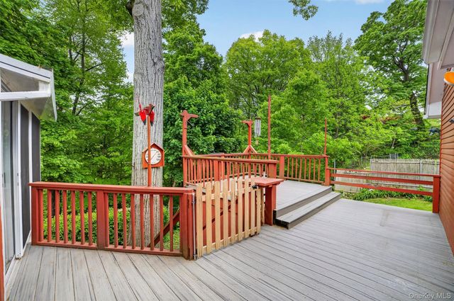 37 Hollowbrook Lane, Cortlandt Manor, NY 10567