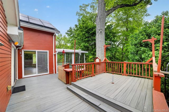 37 Hollowbrook Lane, Cortlandt Manor, NY 10567