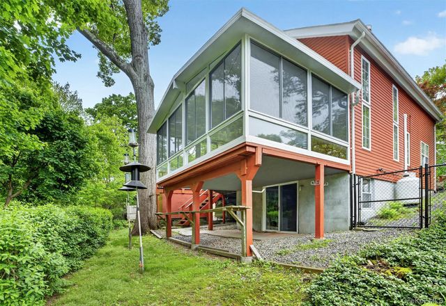 37 Hollowbrook Lane, Cortlandt Manor, NY 10567