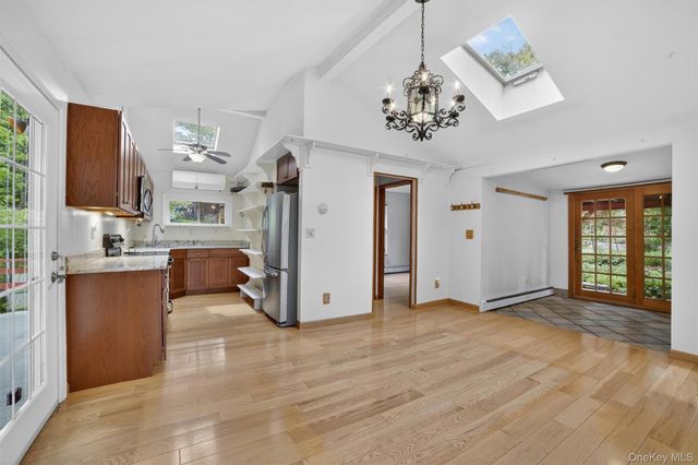37 Hollowbrook Lane, Cortlandt Manor, NY 10567
