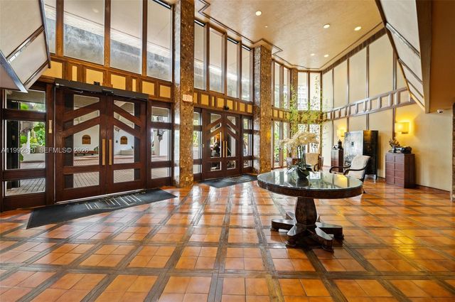 520 Brickell Key Dr A1712, Miami, FL 33131