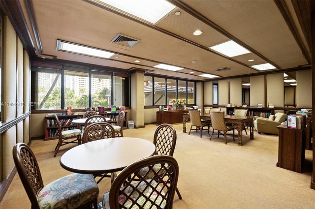 520 Brickell Key Dr A1712, Miami, FL 33131