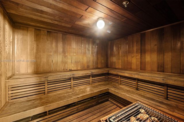 520 Brickell Key Dr A1712, Miami, FL 33131