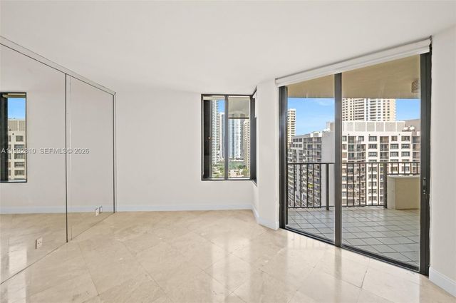 520 Brickell Key Dr A1712, Miami, FL 33131
