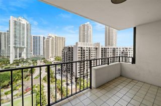 520 Brickell Key Dr A1712, Miami, FL 33131