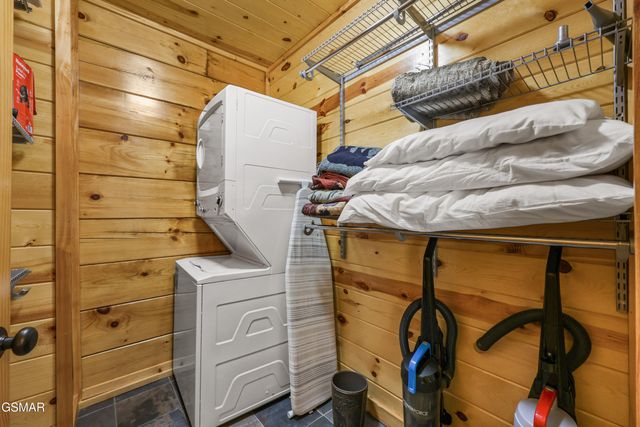 1960 E Mountain Way, Sevierville, TN 37876