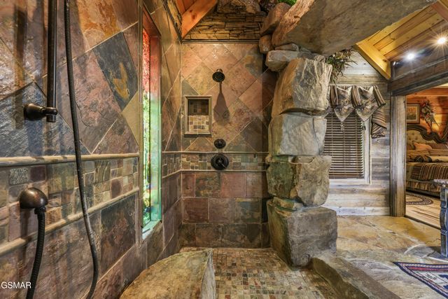 1960 E Mountain Way, Sevierville, TN 37876