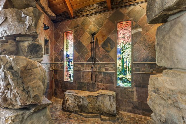 1960 E Mountain Way, Sevierville, TN 37876