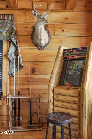 1960 E Mountain Way, Sevierville, TN 37876