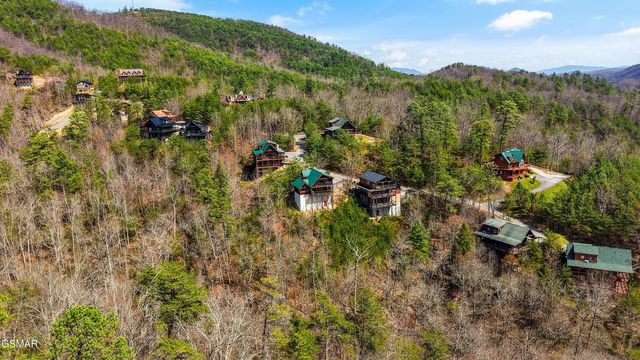 1960 E Mountain Way, Sevierville, TN 37876