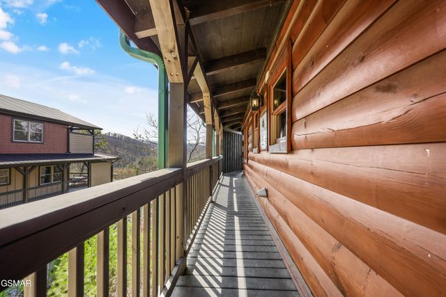 1960 E Mountain Way, Sevierville, TN 37876