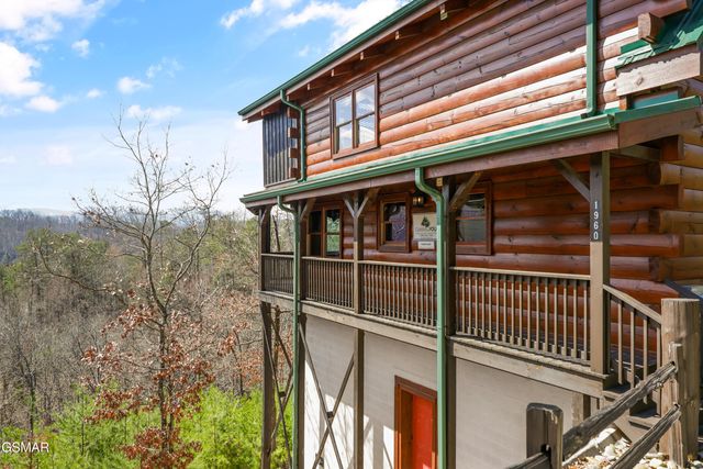 1960 E Mountain Way, Sevierville, TN 37876