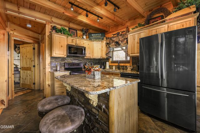 1960 E Mountain Way, Sevierville, TN 37876