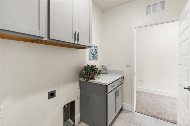 10261 Baritone Way, Elk Grove, CA 95757