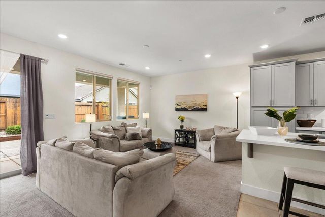 10261 Baritone Way, Elk Grove, CA 95757