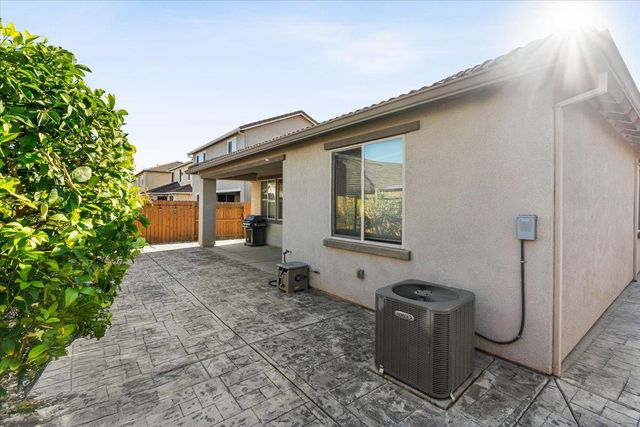 10261 Baritone Way, Elk Grove, CA 95757