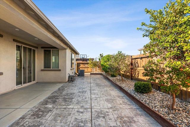 10261 Baritone Way, Elk Grove, CA 95757