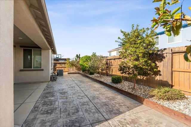 10261 Baritone Way, Elk Grove, CA 95757