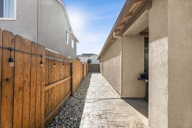 10261 Baritone Way, Elk Grove, CA 95757