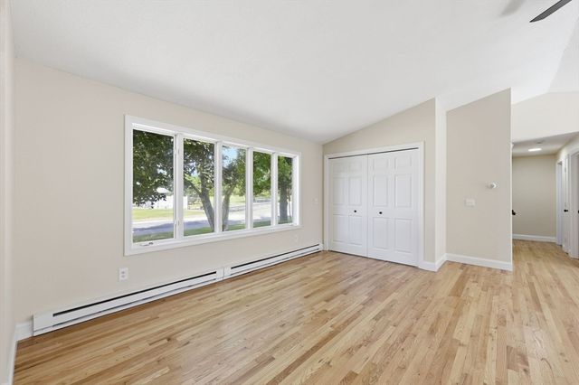 5 Kurtz St, Chicopee, MA 01013