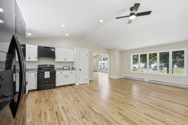 5 Kurtz St, Chicopee, MA 01013