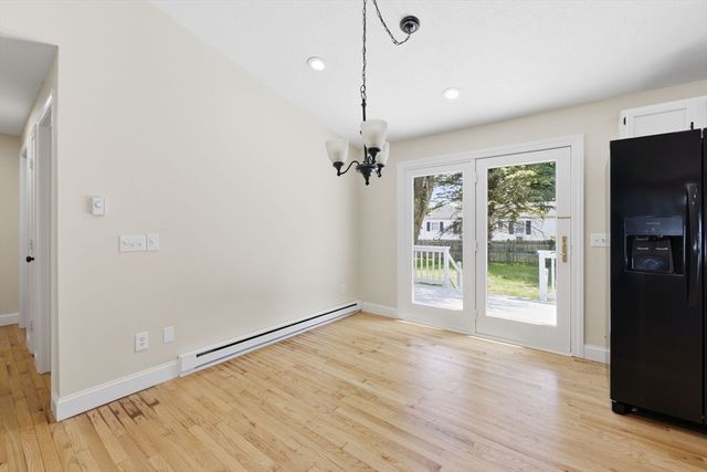 5 Kurtz St, Chicopee, MA 01013
