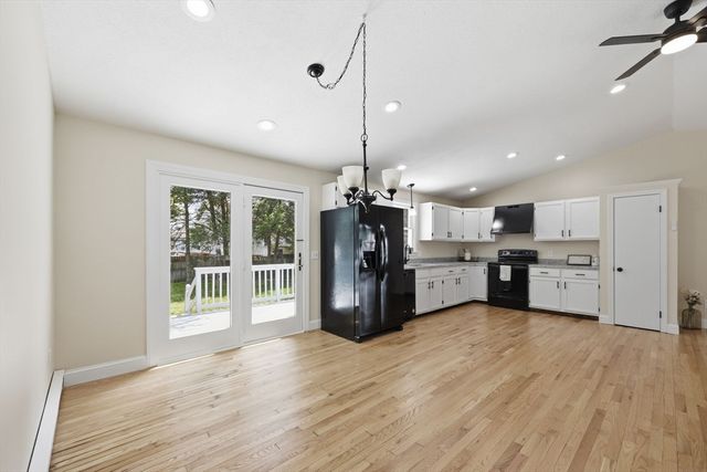 5 Kurtz St, Chicopee, MA 01013