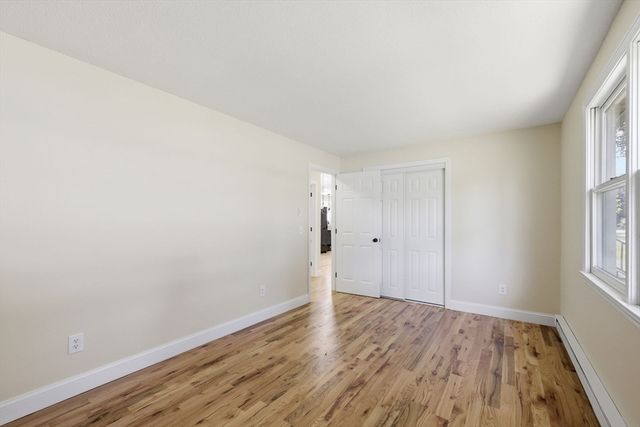 5 Kurtz St, Chicopee, MA 01013