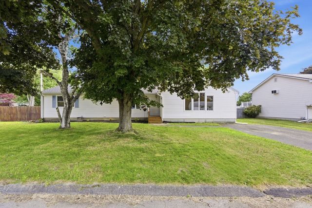 5 Kurtz St, Chicopee, MA 01013