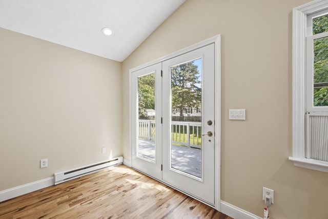 5 Kurtz St, Chicopee, MA 01013