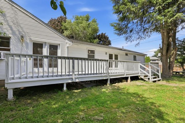 5 Kurtz St, Chicopee, MA 01013