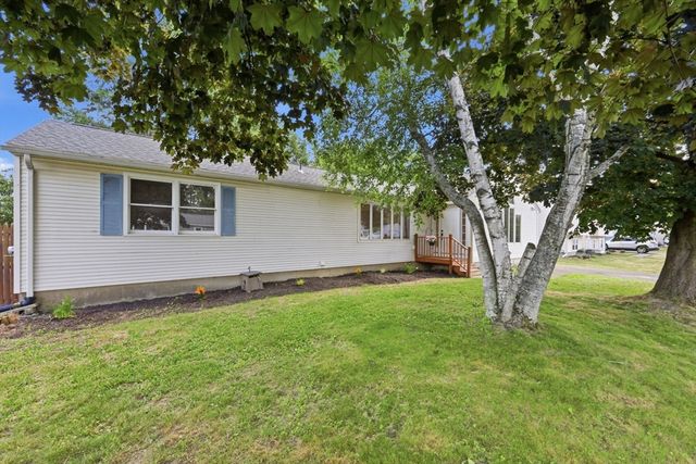 5 Kurtz St, Chicopee, MA 01013