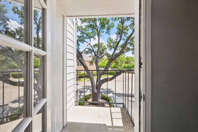 7483 Brompton Street, Houston, TX 77025