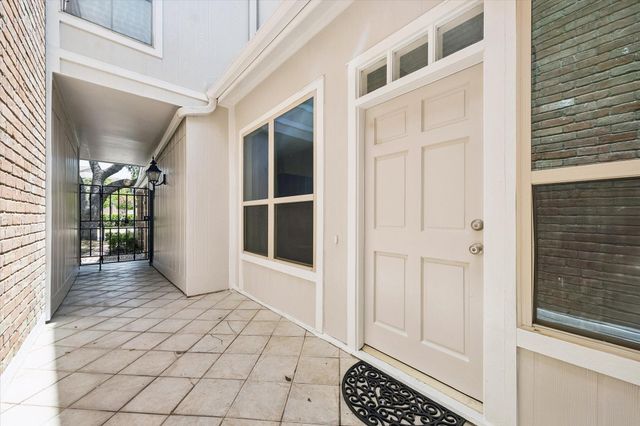 7483 Brompton Street, Houston, TX 77025