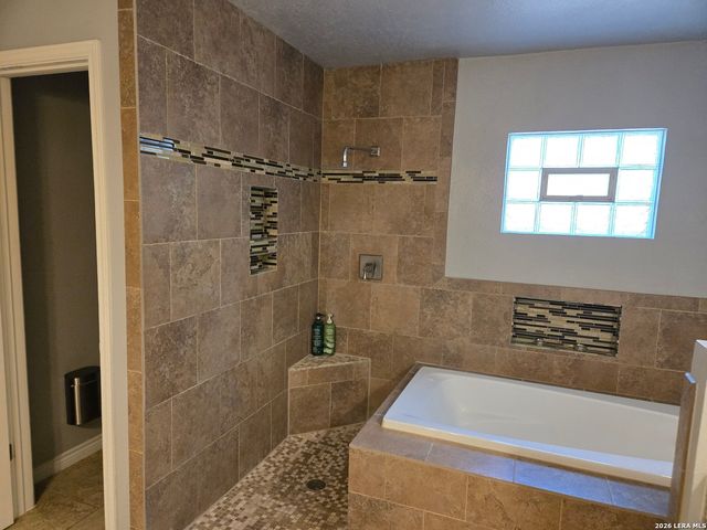 7019 Holly Mountain St, San Antonio, TX 78250