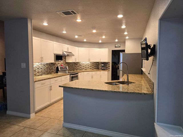 7019 Holly Mountain St, San Antonio, TX 78250