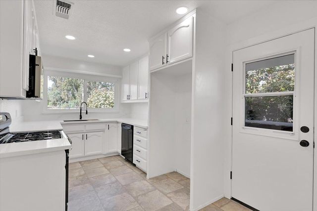 4128 George Ave, Olivehurst, CA 95961